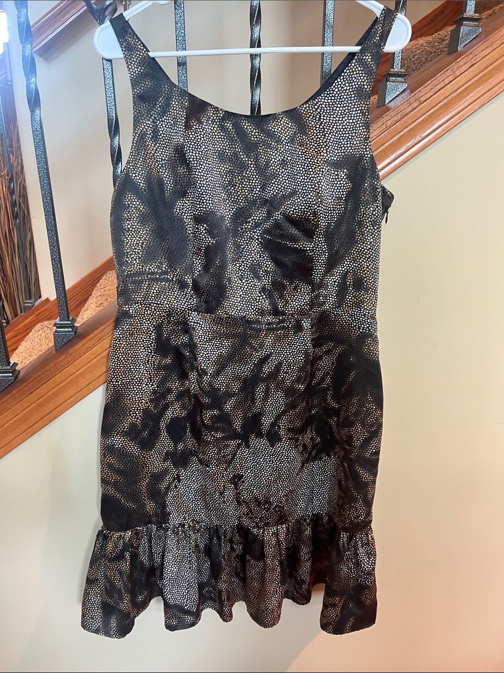 Black and Gold SleevelessRuffle-Hem Dress satin